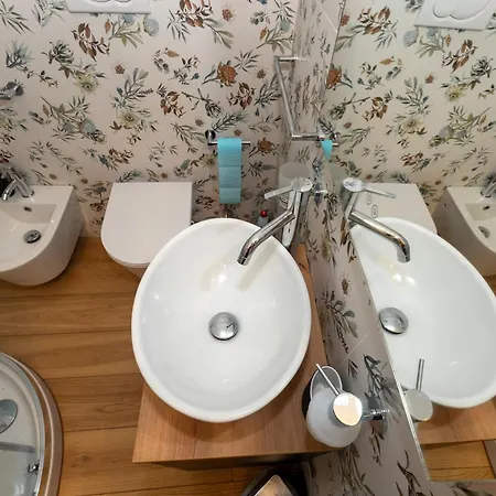 La Luna Daire Aci Trezza